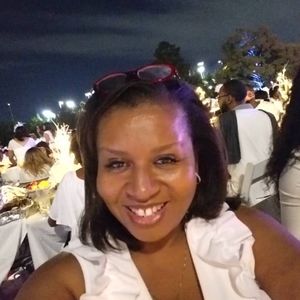 Meet your Posher, Monique